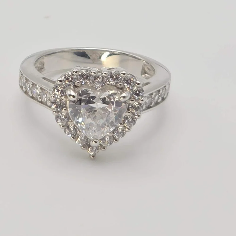BE 925 Sterling Silver Heart Ring Halo Design Cubic Zirconia‎ Engagement Size 7